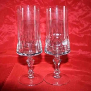 2 chique kristallen glazen op voet