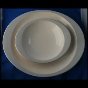 2 x Fris bordjes / schaaltjes met licht blauwe rand