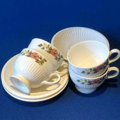 4x Wedgwood Briar Rose Cup and saucer - kop en schotel